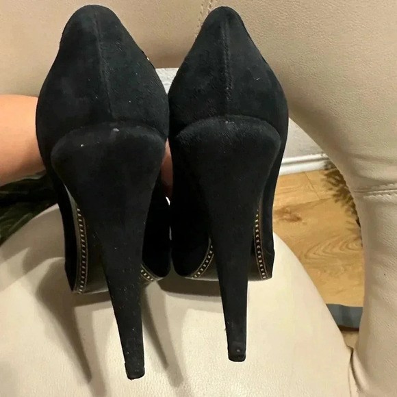 Chanel Black Suede Platform Pumps w/ Patent Leather Cap Toe + CC Logo size 38.5 - Picture 11 of 16